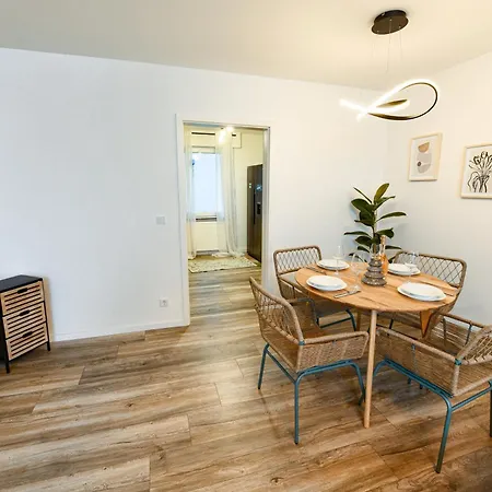 Moderne In Schlangen, Zentral Und Ruhig Schlangen