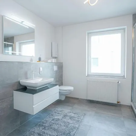 Moderne In Schlangen, Zentral Und Ruhig Apartamento