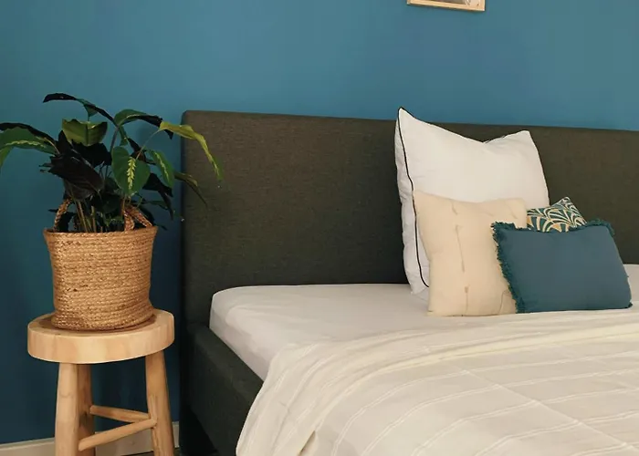 Moderne In Schlangen, Zentral Und Ruhig *